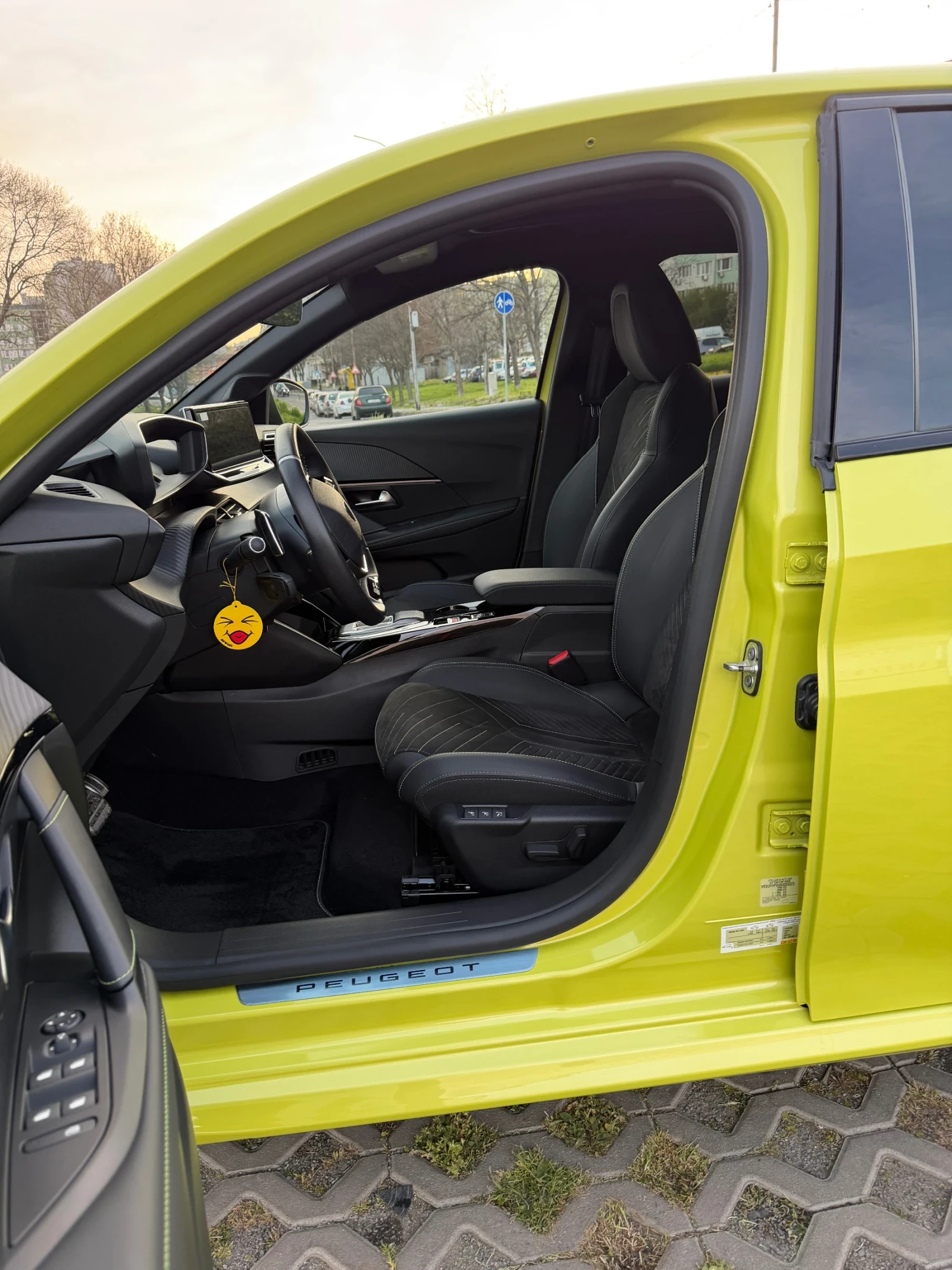 Peugeot 208 208GT ЕХСLUSIVE, снимка 14 - Автомобили и джипове - 54045232