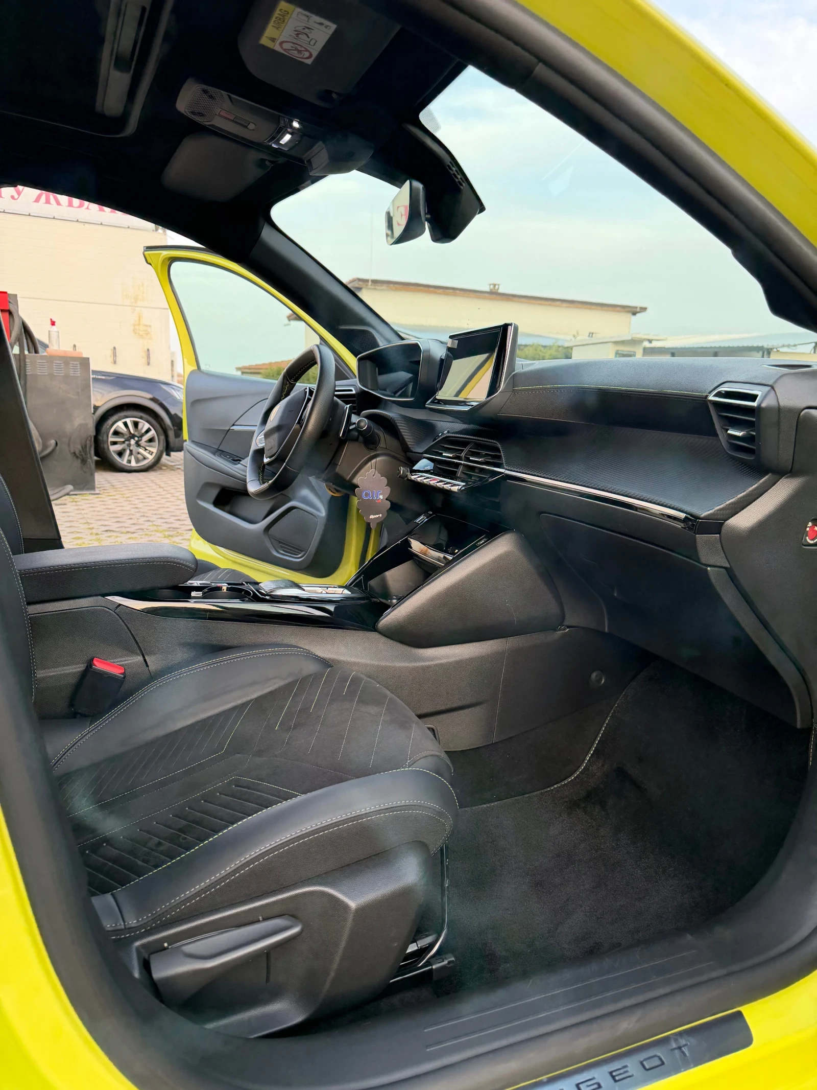 Peugeot 208 208GT ЕХСLUSIVE, снимка 16 - Автомобили и джипове - 54045232