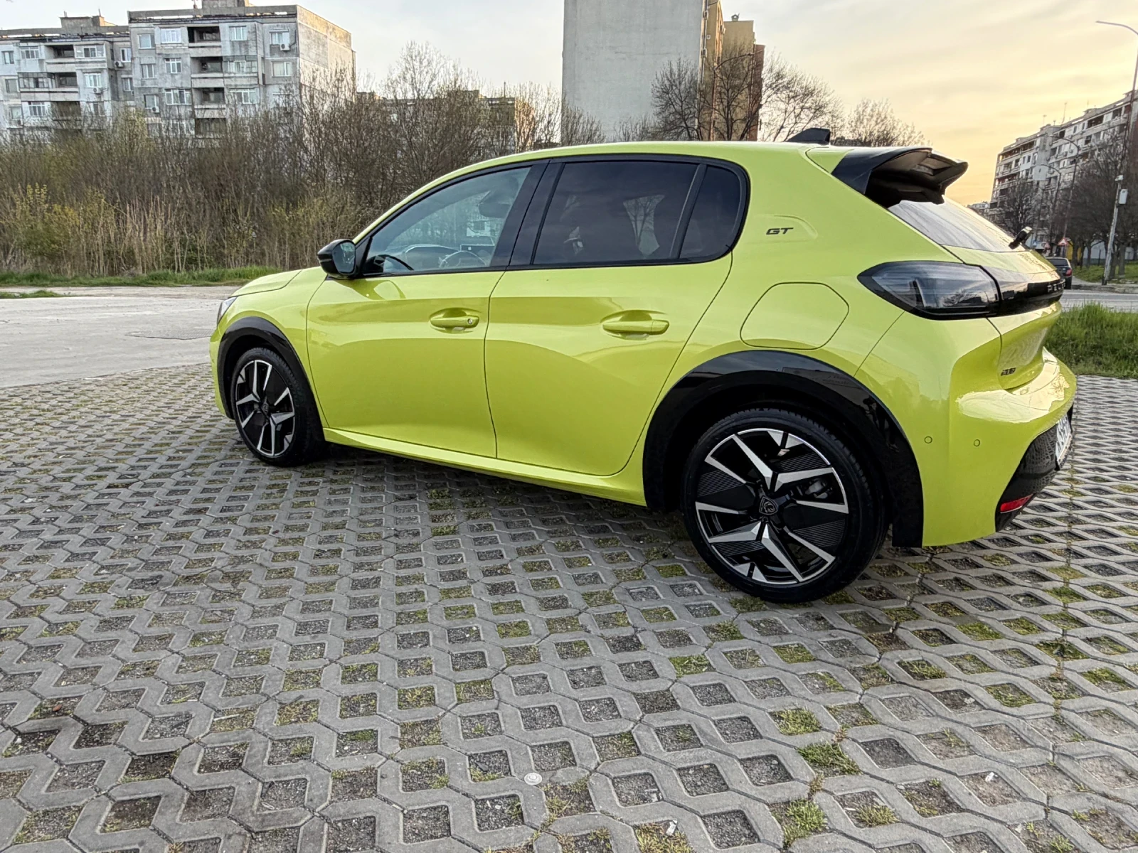 Peugeot 208 208GT ЕХСLUSIVE, снимка 10 - Автомобили и джипове - 54045232