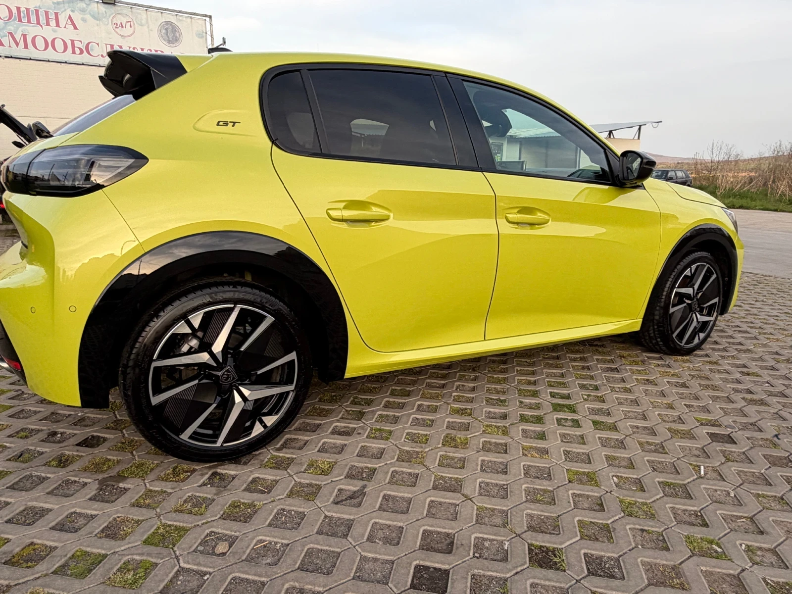 Peugeot 208 208GT ЕХСLUSIVE, снимка 4 - Автомобили и джипове - 54045232