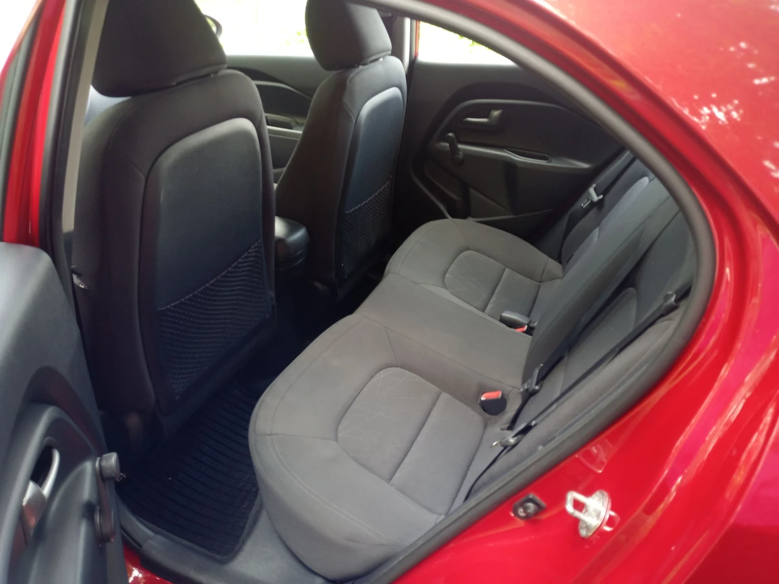 Kia Rio 1.4crdi, снимка 9 - Автомобили и джипове - 54151754