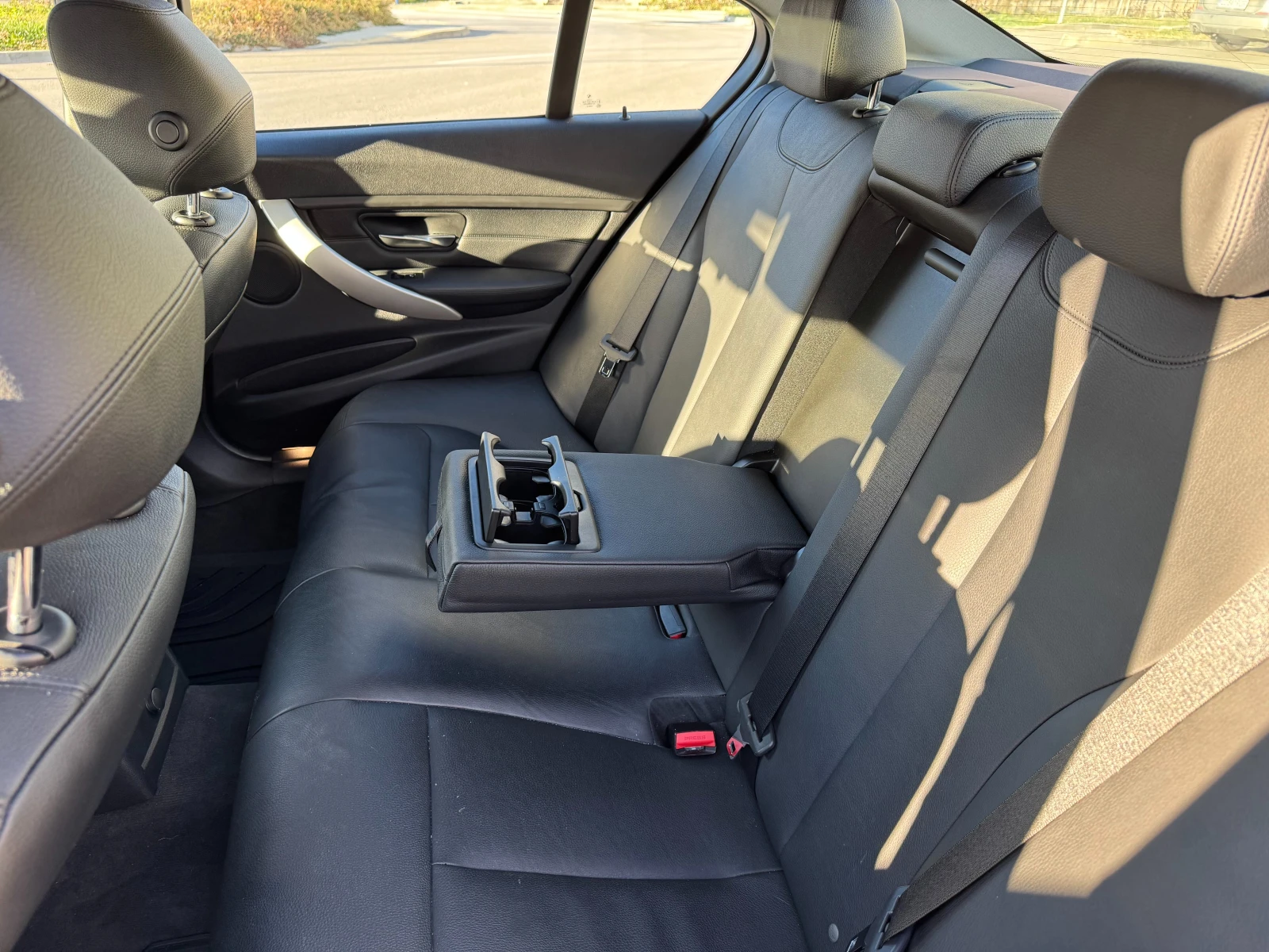 BMW 320, снимка 8 - Автомобили и джипове - 54260534