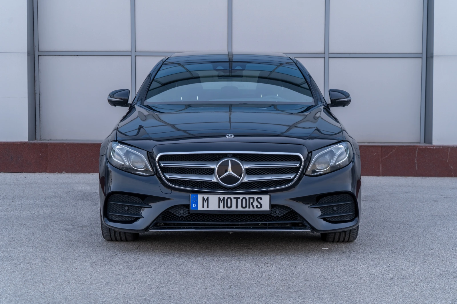 Mercedes-Benz E 300 de AMG Plug-in Hybrid Burmester Widescreen, снимка 2 - Автомобили и джипове - 54340912