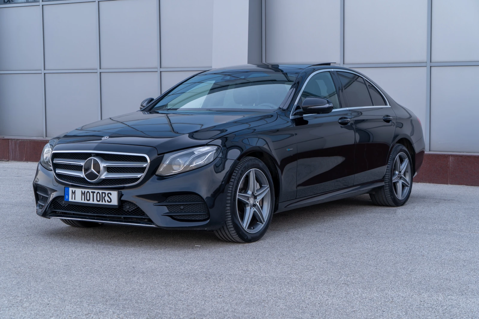 Mercedes-Benz E 300 de AMG Plug-in Hybrid Burmester Widescreen, снимка 3 - Автомобили и джипове - 54340912