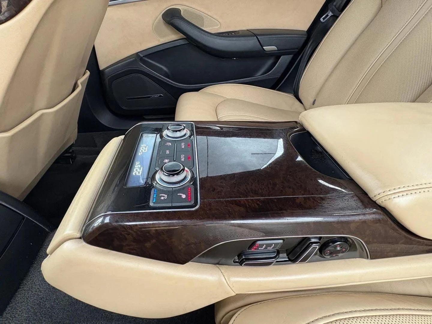 Audi A8 3.0 TDI LONG, снимка 13 - Автомобили и джипове - 54370824