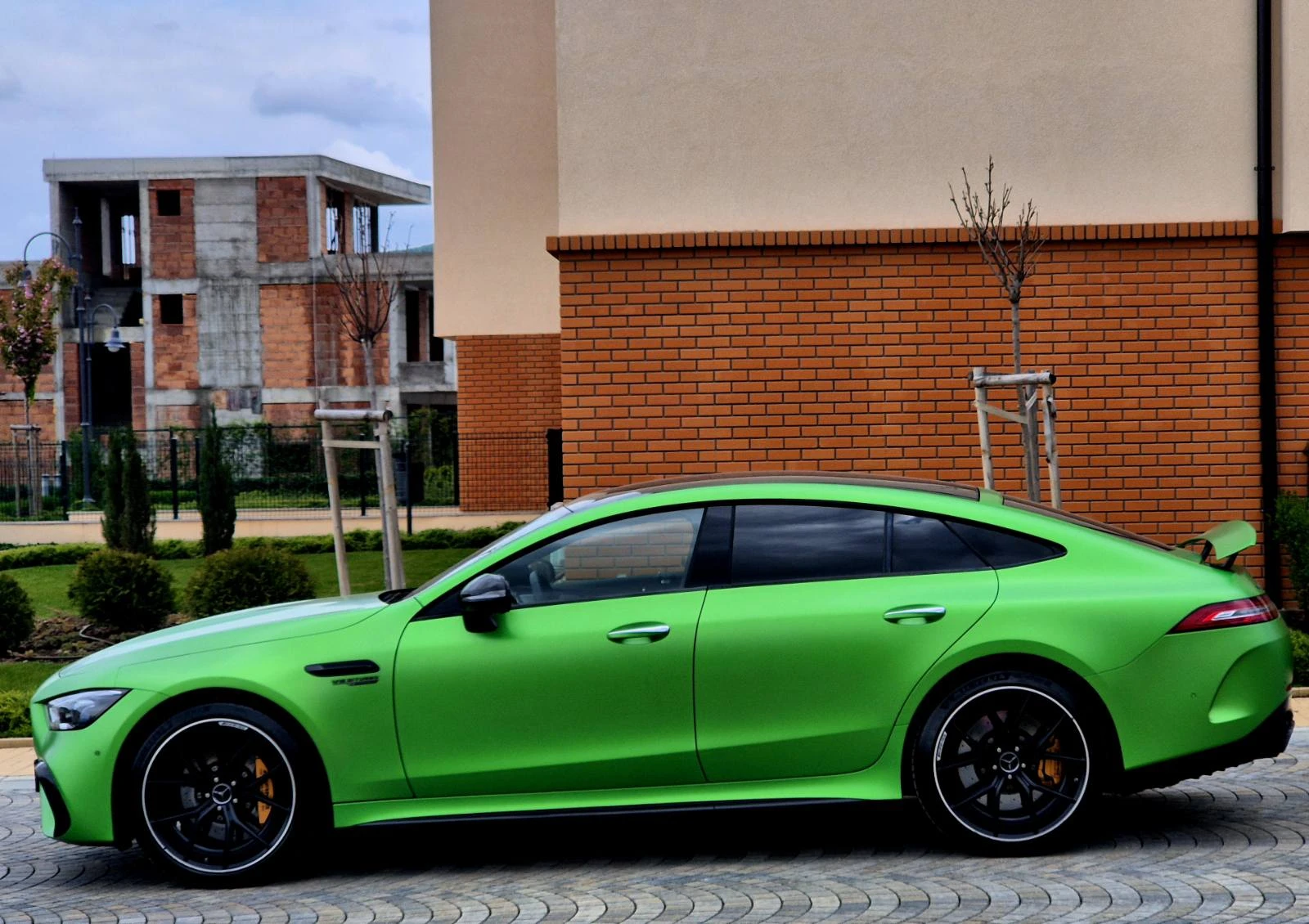 Mercedes-Benz AMG GT 63S* E-PERFORMANCE* EDITION* CARBON* CERAMIC, снимка 2 - Автомобили и джипове - 54384156