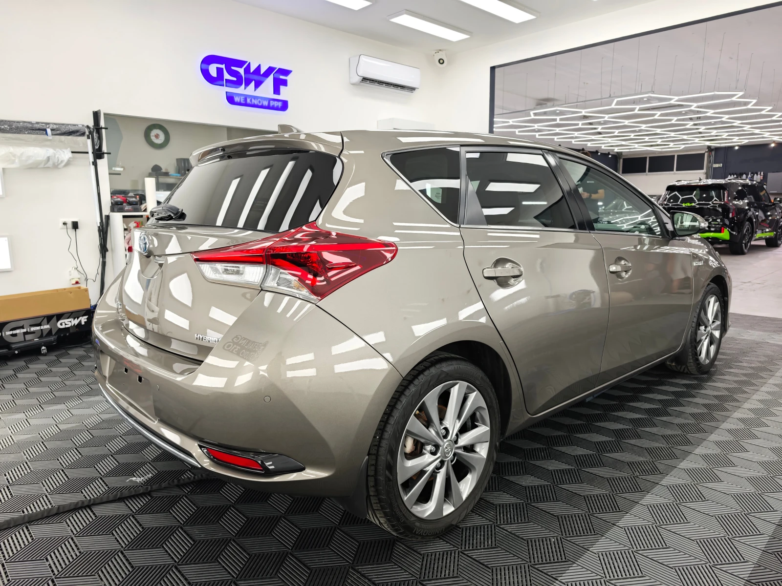 Toyota Auris, снимка 6 - Автомобили и джипове - 54585661