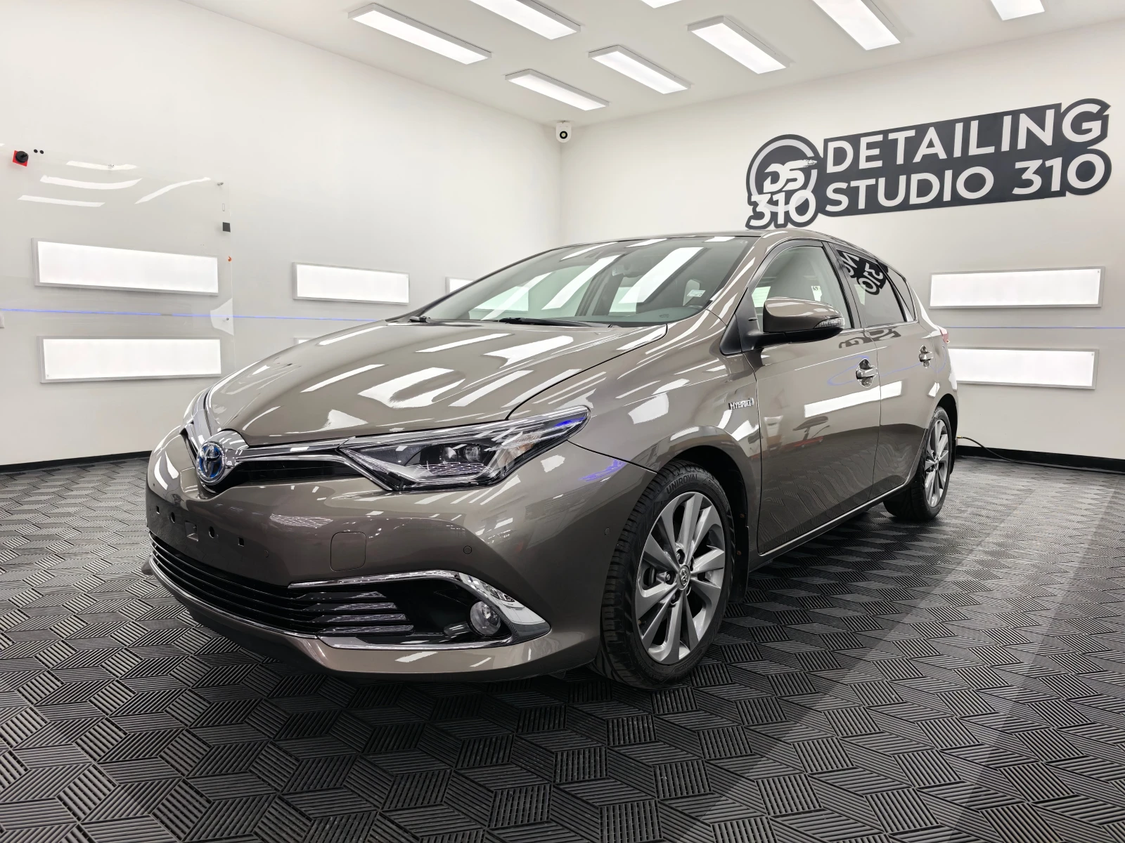 Toyota Auris, снимка 5 - Автомобили и джипове - 54585661