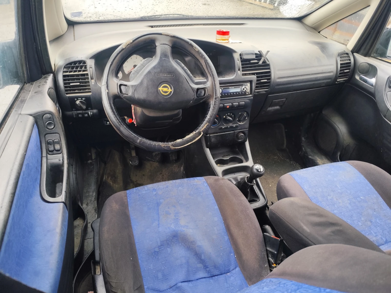 Opel Zafira 1.8, снимка 5 - Автомобили и джипове - 54641393