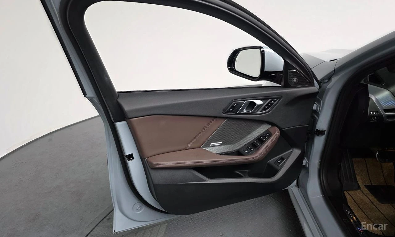 BMW 120 * M-SPORT* КОЖА* ПОДГРЕВ* ПАНОРАМА* HARMAN KARDON*, снимка 14 - Автомобили и джипове - 54659284