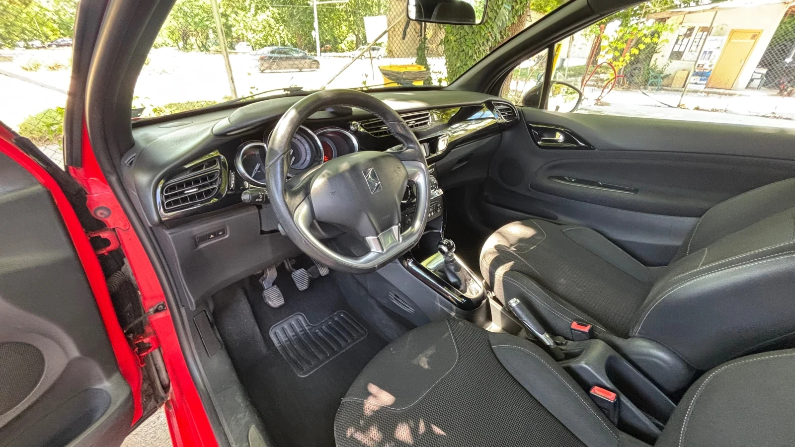 Citroen DS3, снимка 8 - Автомобили и джипове - 55356810