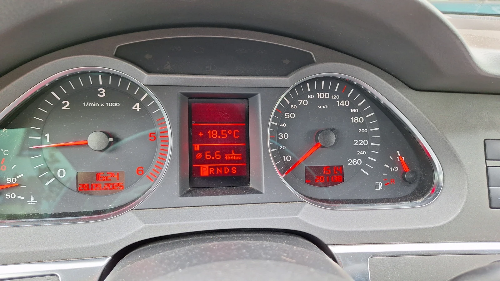 Audi A6 TDI Quattro Автоматик, снимка 11 - Автомобили и джипове - 55400383