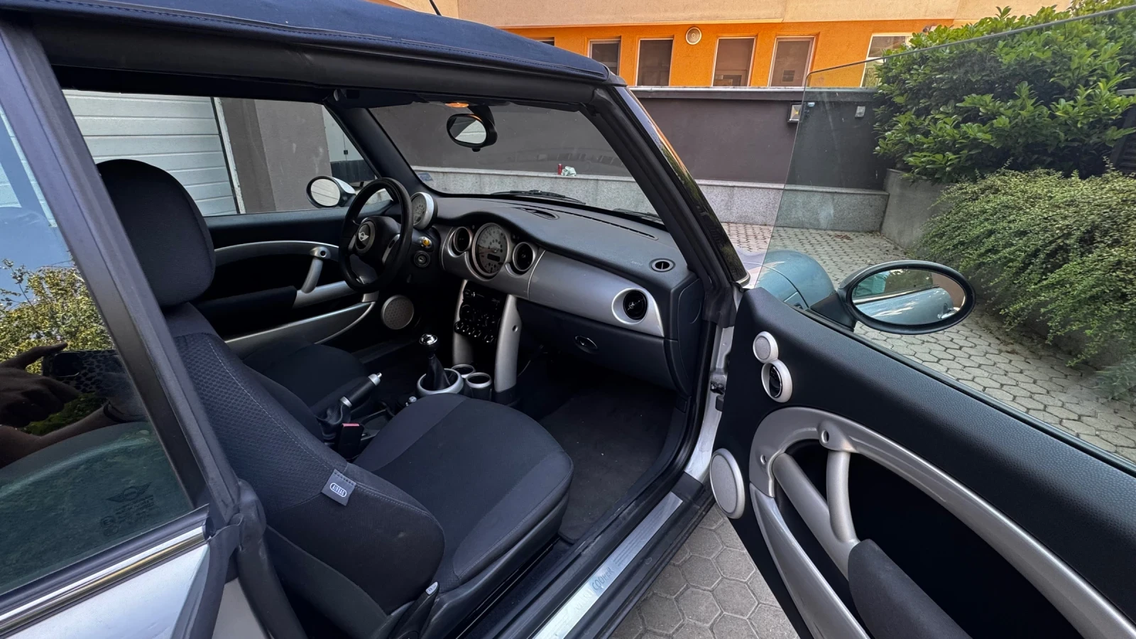 Mini Cooper cabrio, снимка 10 - Автомобили и джипове - 55641413