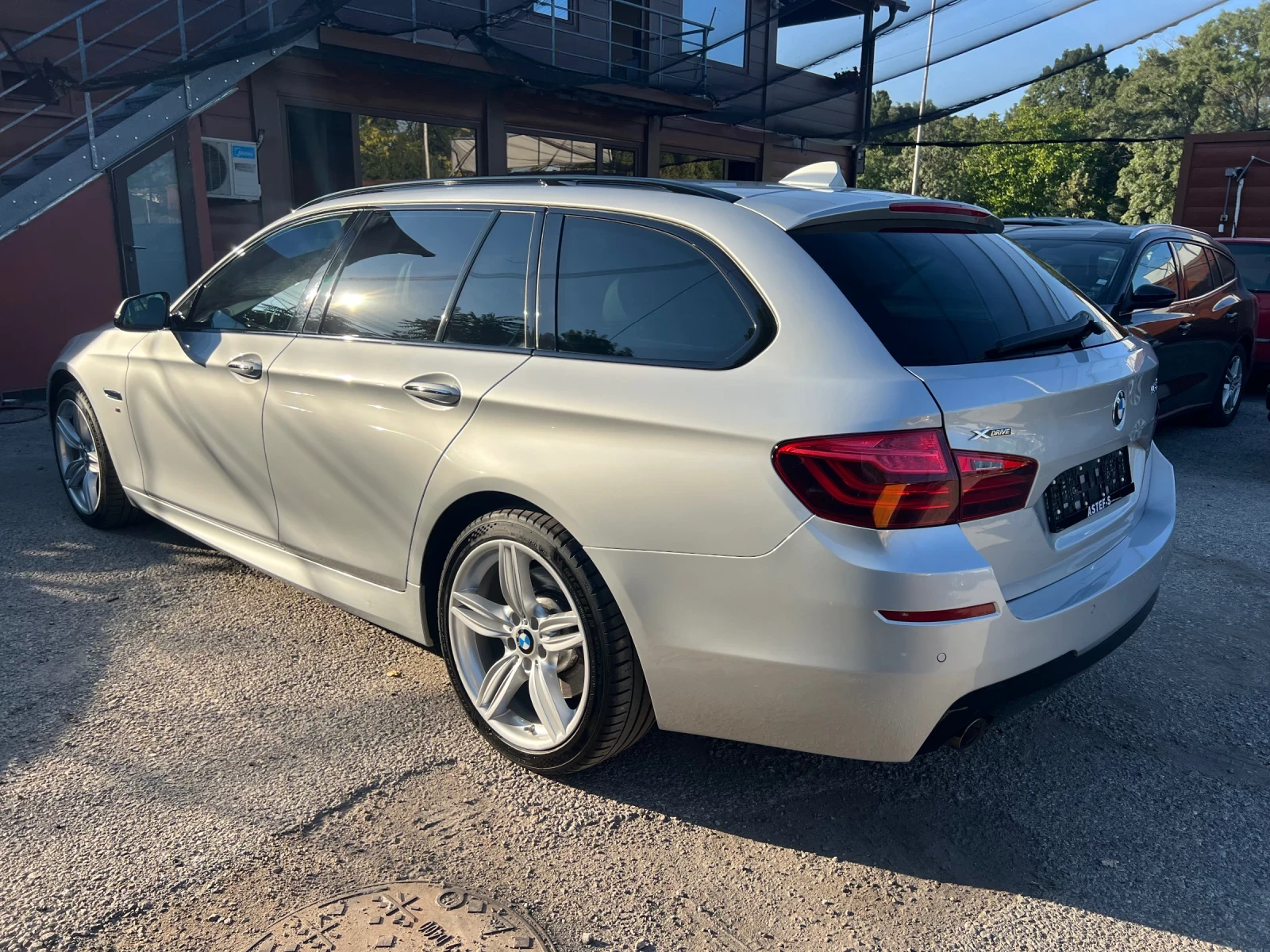BMW 535 D  xDrive keyless M-Pack Facelift , снимка 7 - Автомобили и джипове - 55703101