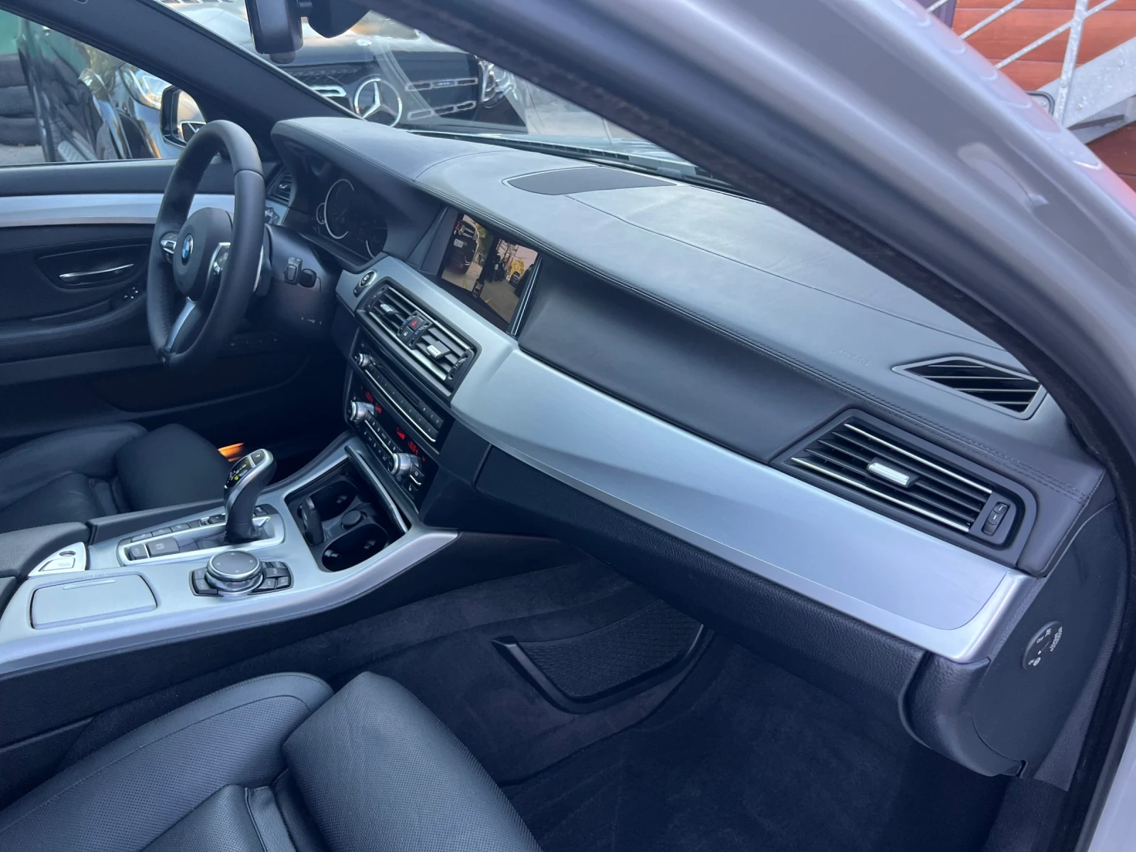 BMW 535 D  xDrive keyless M-Pack Facelift , снимка 13 - Автомобили и джипове - 55703101