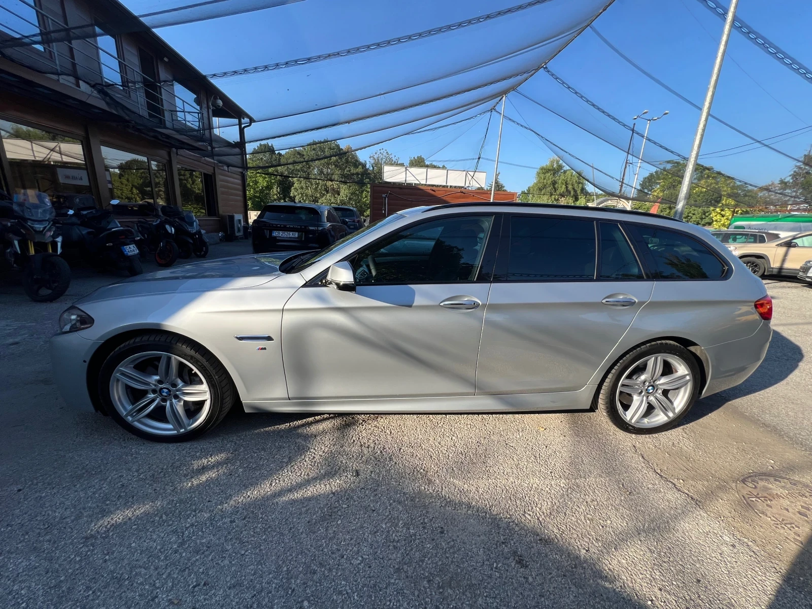 BMW 535 D  xDrive keyless M-Pack Facelift , снимка 8 - Автомобили и джипове - 55703101
