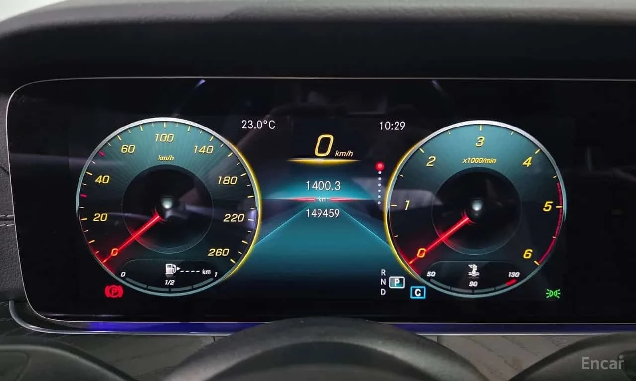 Mercedes-Benz E 220 d 4MATIC AMG Line/ФИНАНСИРАНЕ, снимка 8 - Автомобили и джипове - 56332108