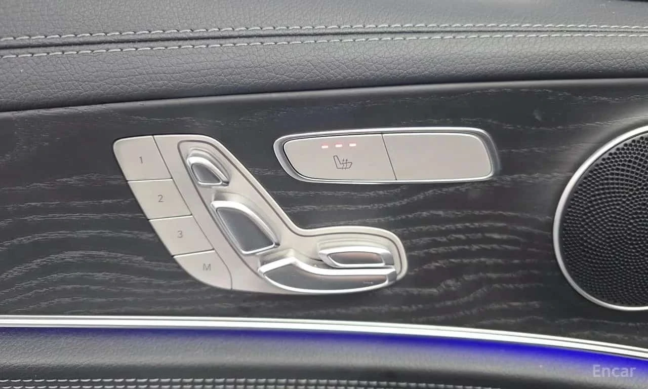 Mercedes-Benz E 220 d 4MATIC AMG Line/ФИНАНСИРАНЕ, снимка 14 - Автомобили и джипове - 56332108