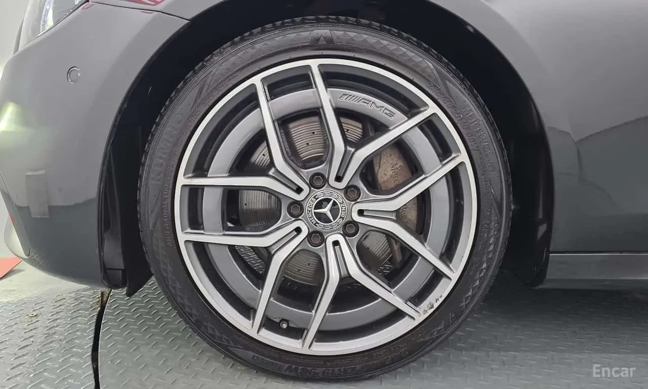 Mercedes-Benz E 220 d 4MATIC AMG Line/ФИНАНСИРАНЕ, снимка 5 - Автомобили и джипове - 56332108