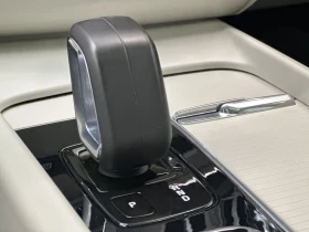 Volvo XC60 Plug In Hybrid* Т6* AWD* Pano* Cam* Navi* , снимка 15