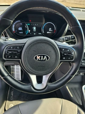 Kia Niro Фейслифт/64KW/204/ термо помпа/всички екстри, снимка 15