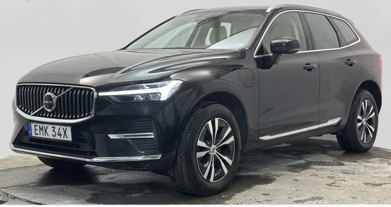 Volvo XC60 Plug In Hybrid* Т6* AWD* Pano* Cam* Navi* , снимка 1 - Автомобили и джипове - 48443470