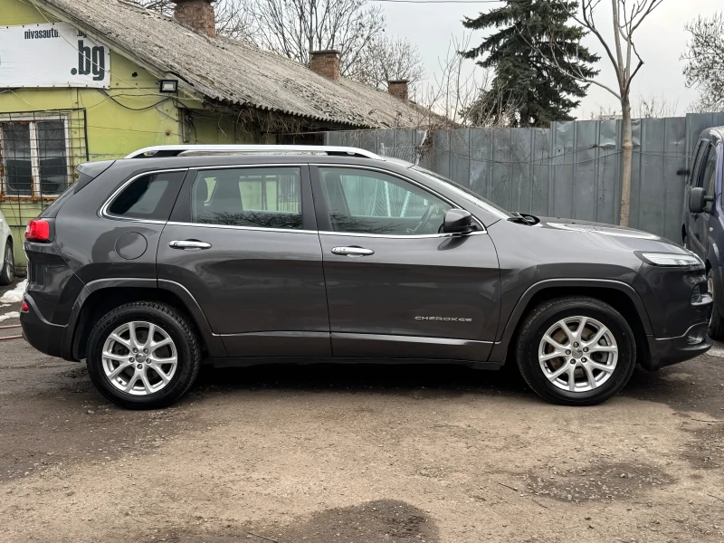 Jeep Cherokee Нов Нов Нов 100хил.км.!, снимка 5 - Автомобили и джипове - 49313065