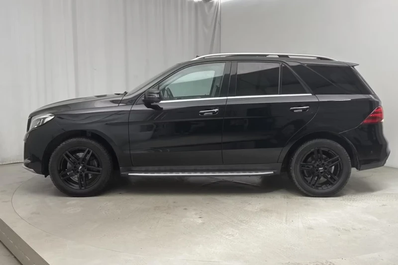 Mercedes-Benz GLE 350 d AMG 4MATIC, снимка 2 - Автомобили и джипове - 49450968