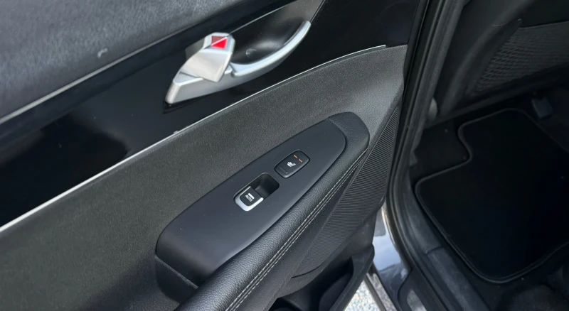 Kia Sorento 2.2CRDI 4WD  full, снимка 16 - Автомобили и джипове - 52815474