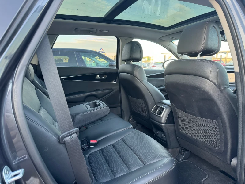 Kia Sorento 2.2CRDI 4WD  full, снимка 11 - Автомобили и джипове - 52815474