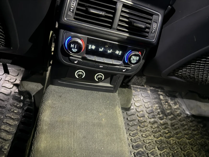 Audi Q7  Колата се намира в София.Коментар само на място, снимка 12 - Автомобили и джипове - 52969853