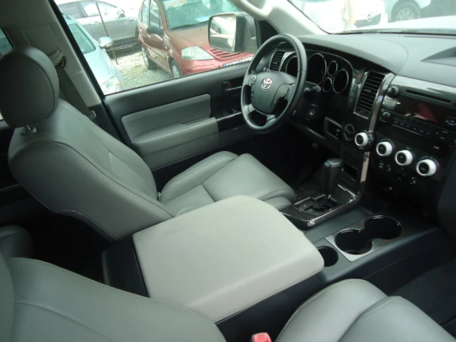 Toyota Sequoia I FORCE 5.7L V8 - изображение 7