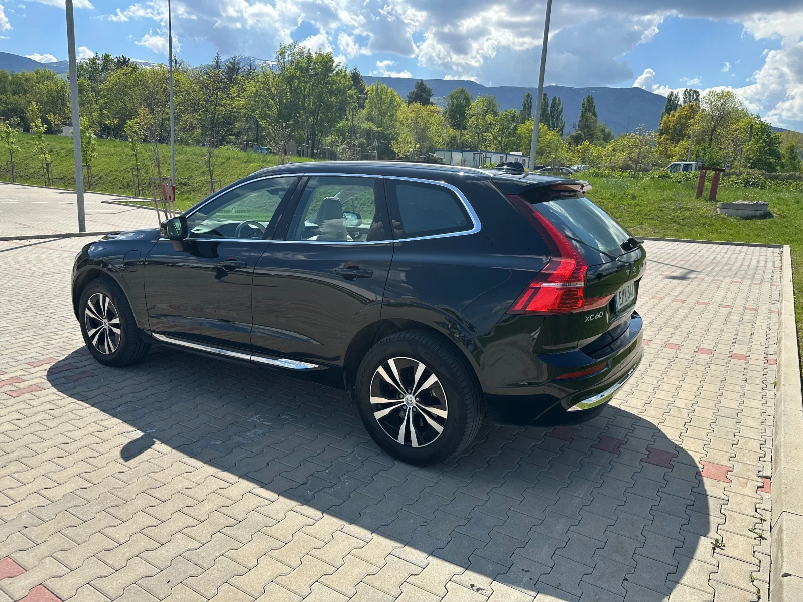 Volvo XC60 Plug In Hybrid* Т6* AWD* Pano* Navi*  - изображение 3