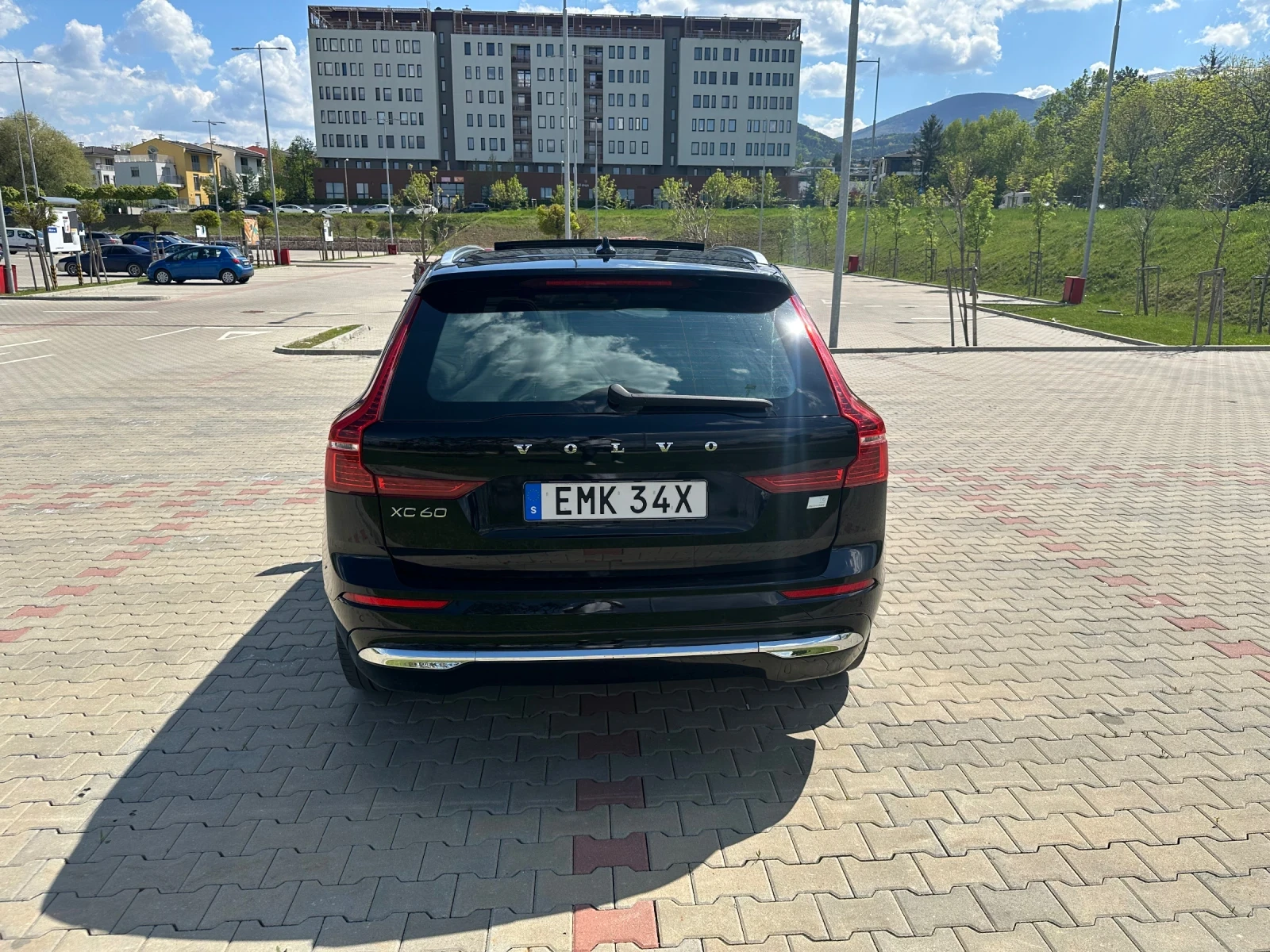 Volvo XC60 Plug In Hybrid* Т6* AWD* Pano* Navi*  - изображение 4