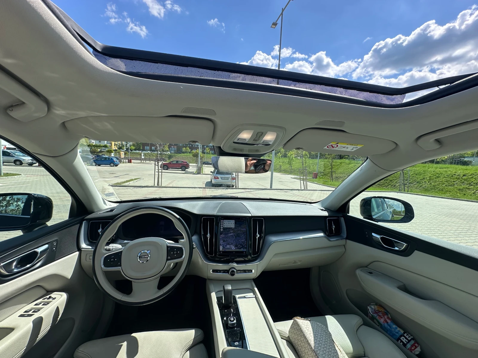 Volvo XC60 Plug In Hybrid* Т6* AWD* Pano* Navi*  - изображение 9