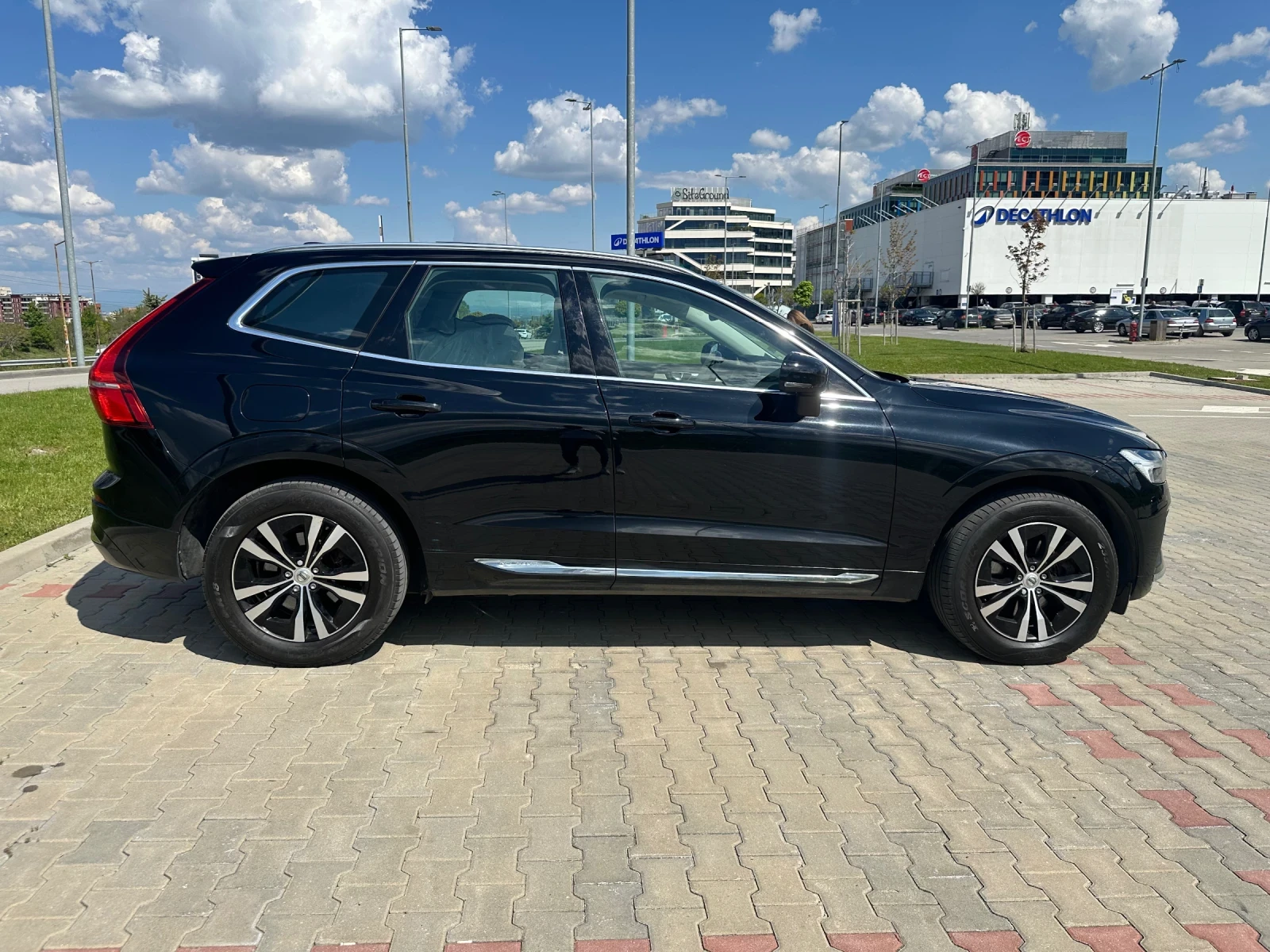Volvo XC60 Plug In Hybrid* Т6* AWD* Pano* Navi*  - изображение 6