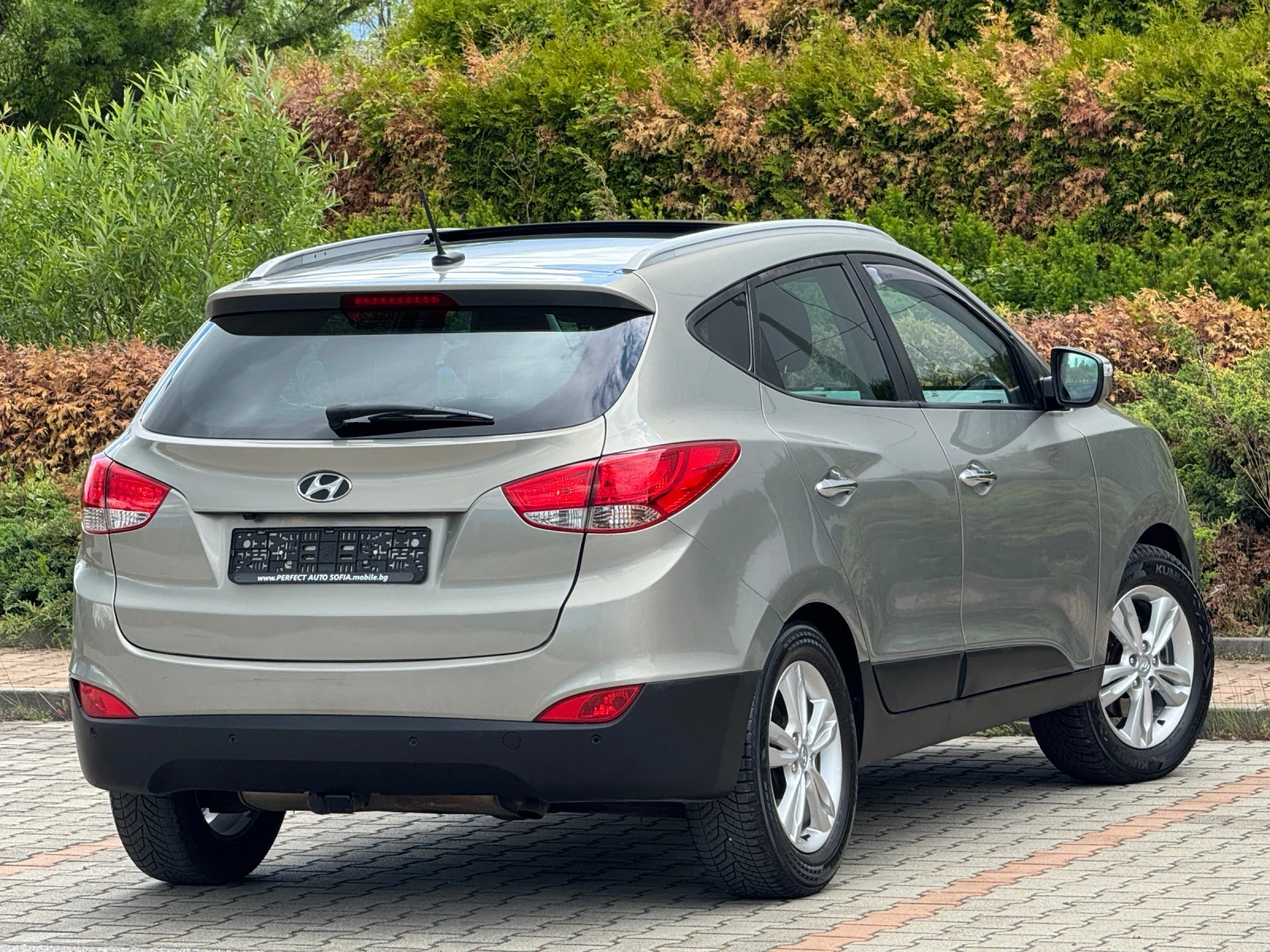 Hyundai IX35 2.0i-4Х4-ПАНОРАМА-KEYLESS-ПОДГРЕВ-КАМЕРА-169Х.КМ!! - изображение 5