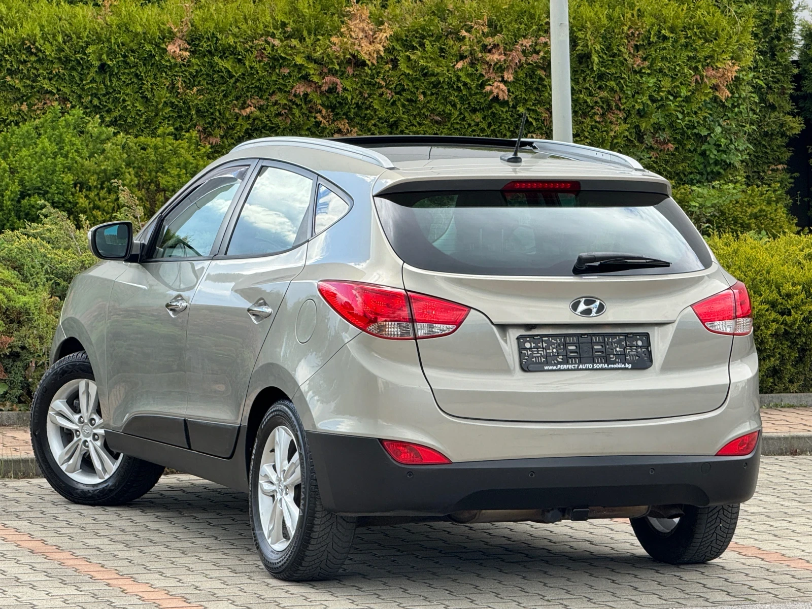Hyundai IX35 2.0i-4Х4-ПАНОРАМА-KEYLESS-ПОДГРЕВ-КАМЕРА-169Х.КМ!! - изображение 3
