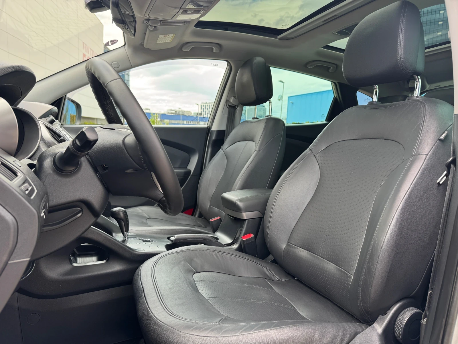 Hyundai IX35 2.0i-4Х4-ПАНОРАМА-KEYLESS-ПОДГРЕВ-КАМЕРА-169Х.КМ!! - изображение 9