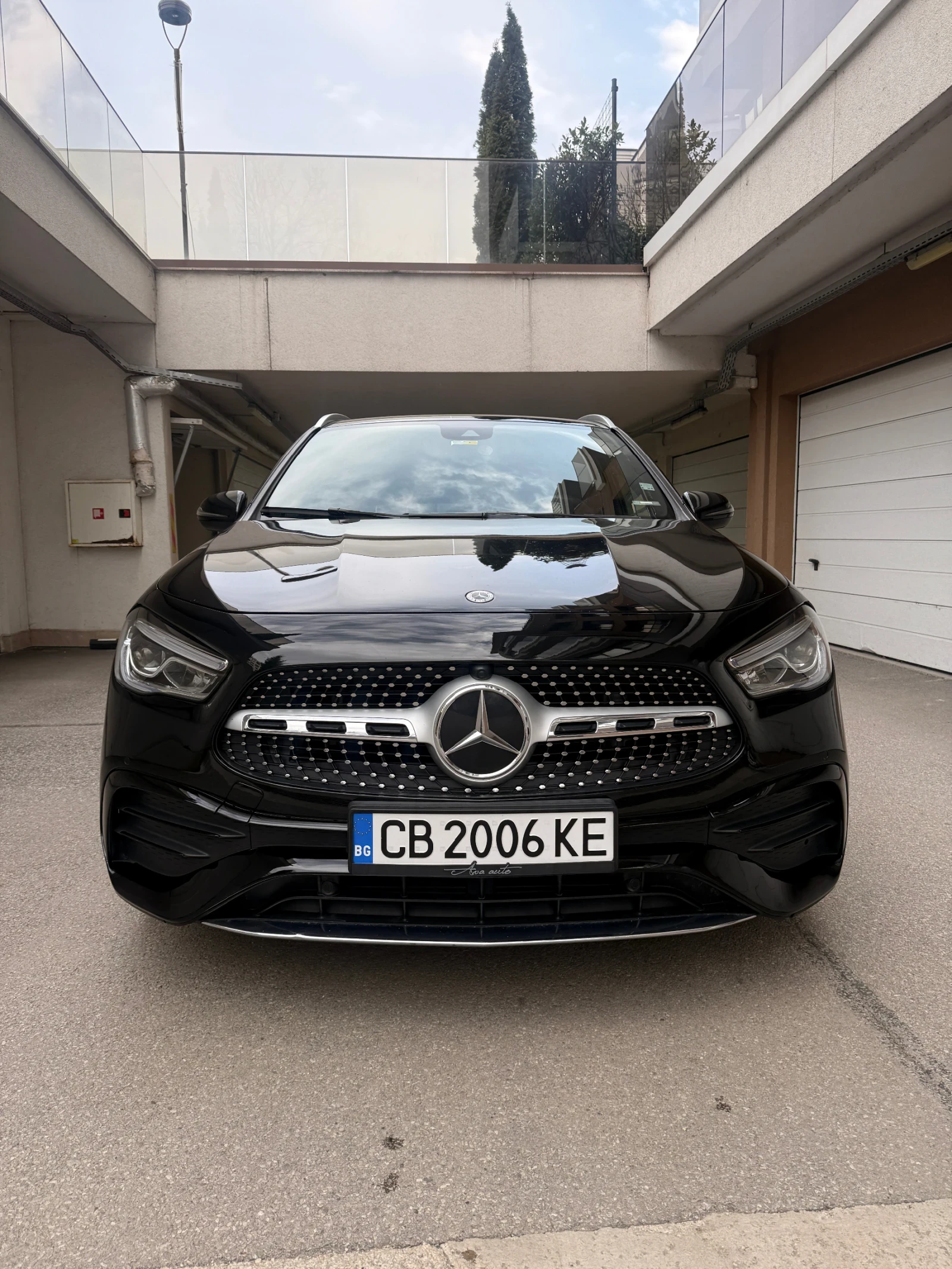 Mercedes-Benz GLA 220 AMG Line, Carbon, 4Matic, снимка 2 - Автомобили и джипове - 54044624