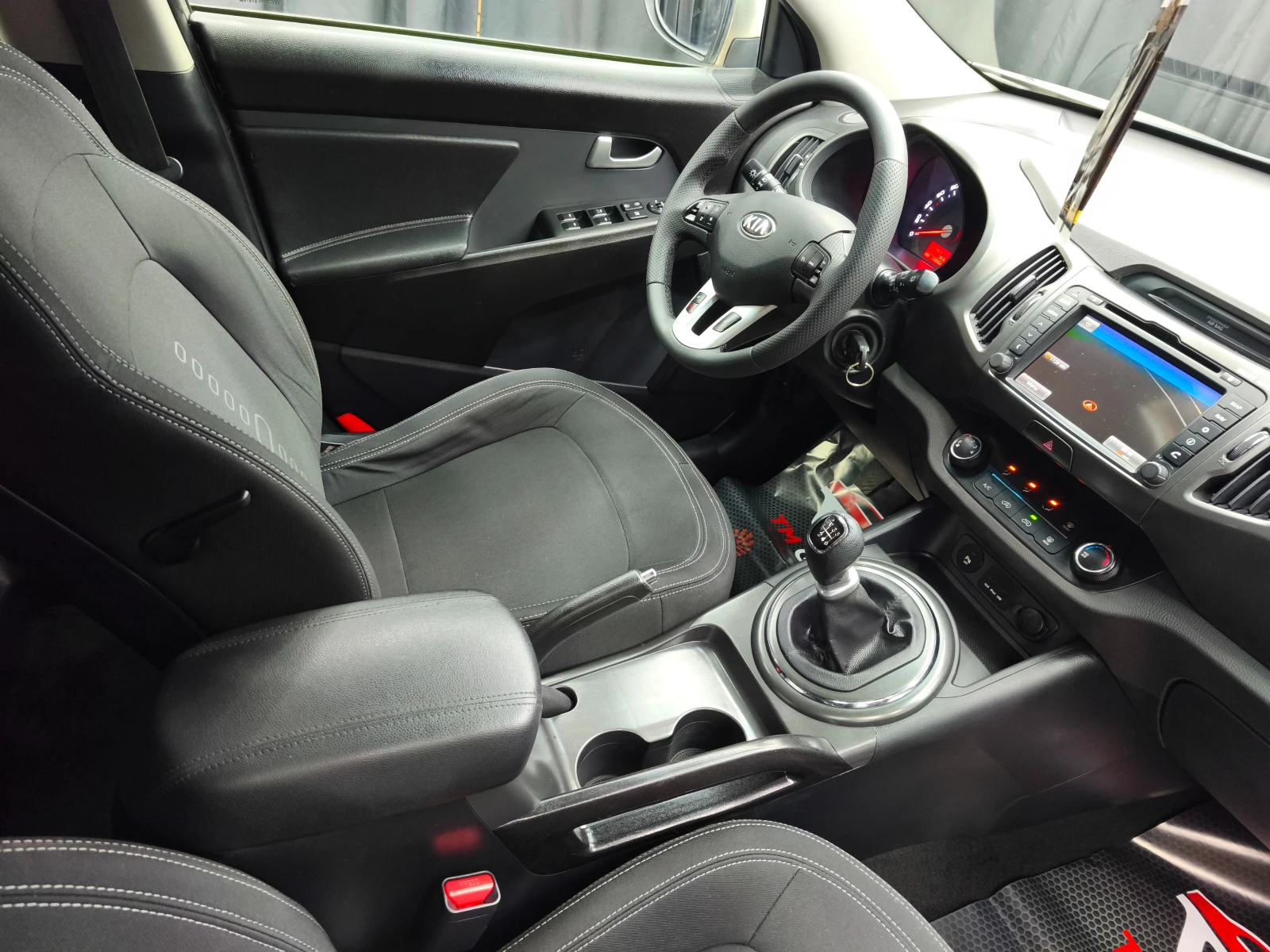 Kia Sportage 1.7CRDI  116k.c 6c.kE6B, снимка 11 - Автомобили и джипове - 54697918