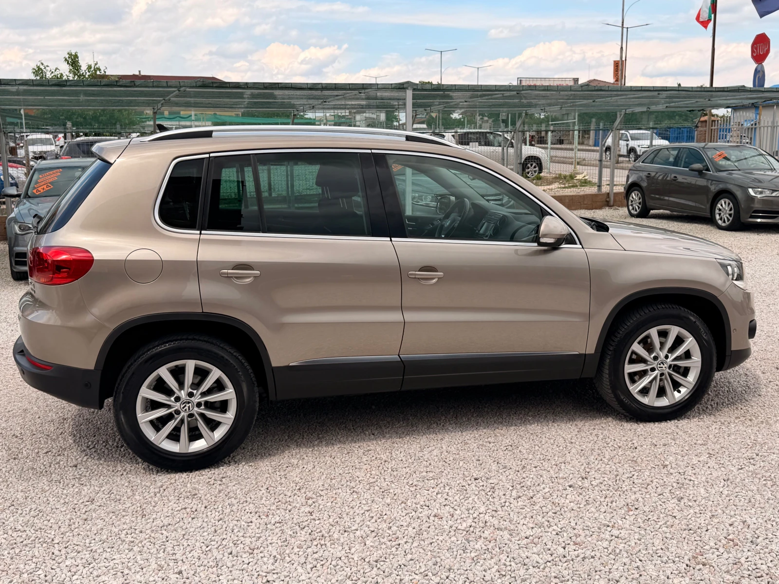 VW Tiguan 2.0TDI* 4x4* 6sk* 100%km* NAVI* MULTI VOLAN* FULL | Mobile.bg � ����������� 4