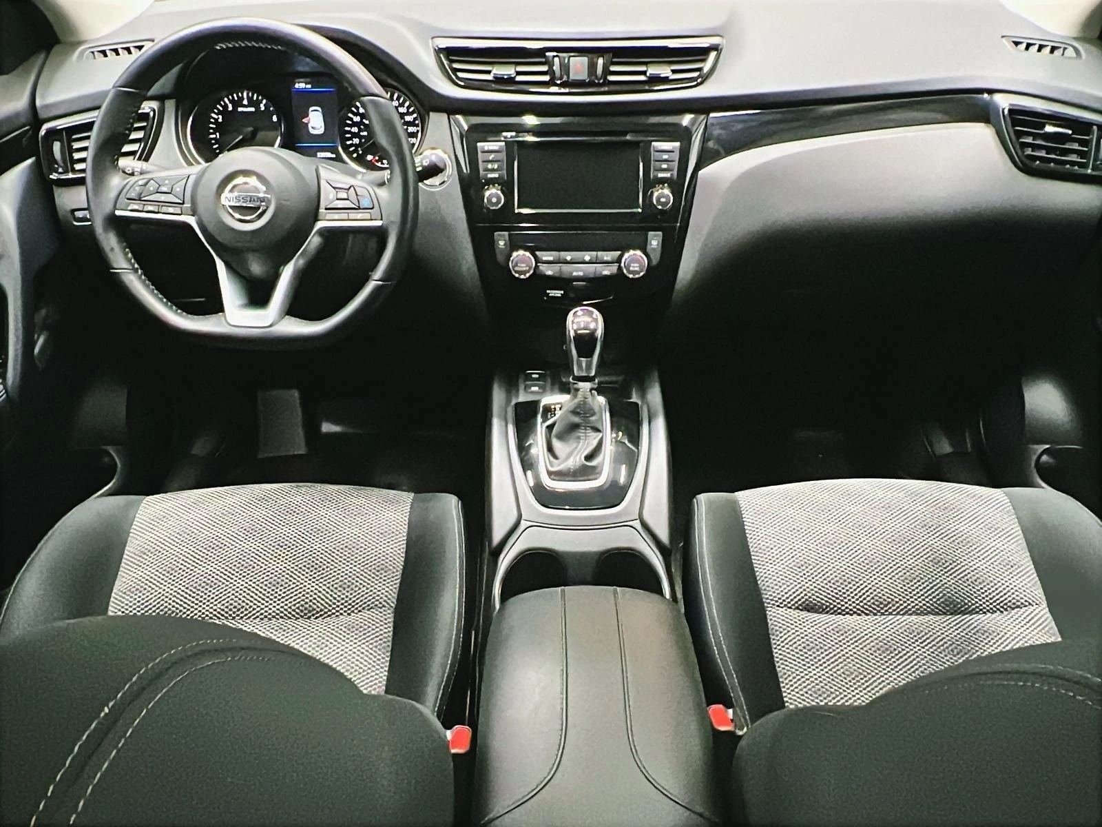 Nissan Qashqai * AWD CVT * CARFAX * ОПЦИЯ ЗА ФИНАНСИРАНЕ, снимка 7 - Автомобили и джипове - 55929865