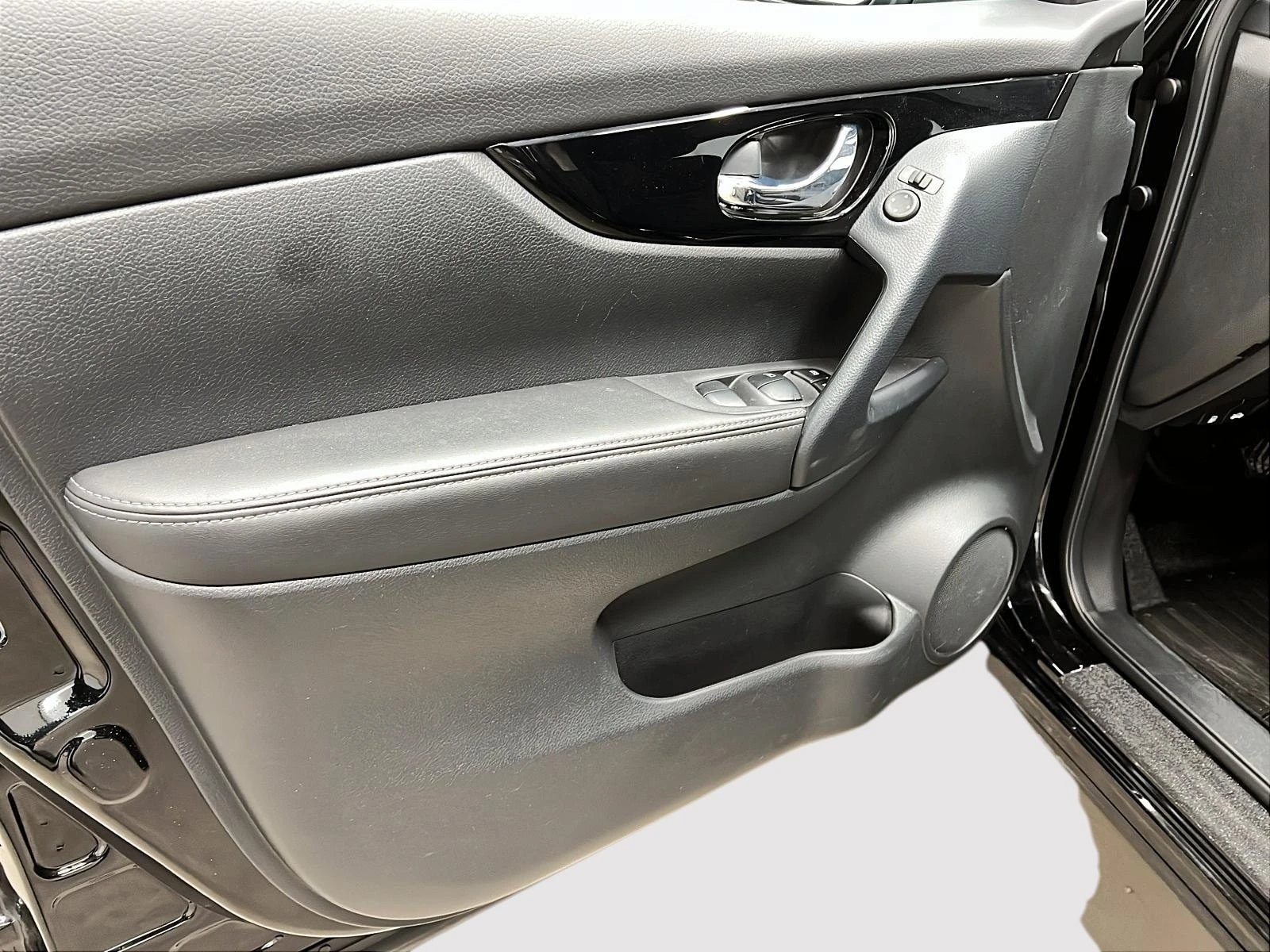 Nissan Qashqai * AWD CVT * CARFAX * ОПЦИЯ ЗА ФИНАНСИРАНЕ, снимка 8 - Автомобили и джипове - 55929865