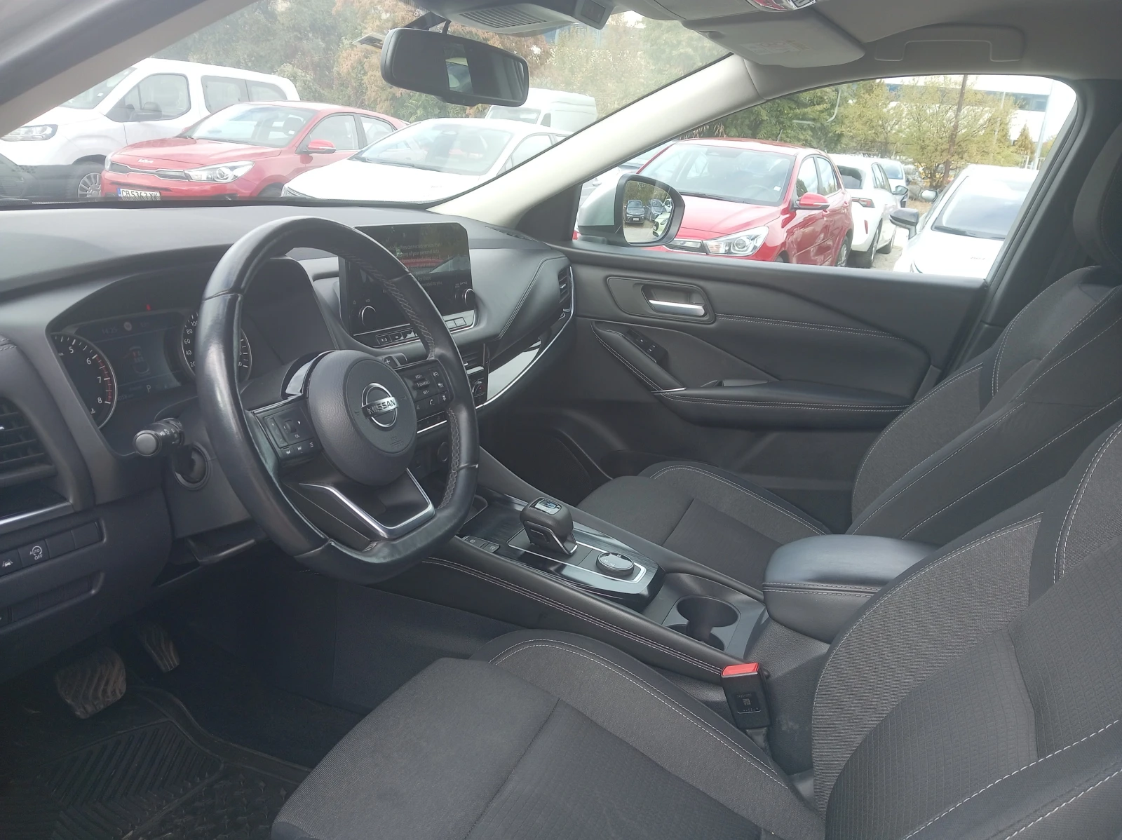 Nissan Qashqai Tce 4x4 Auto, снимка 7 - Автомобили и джипове - 56710532