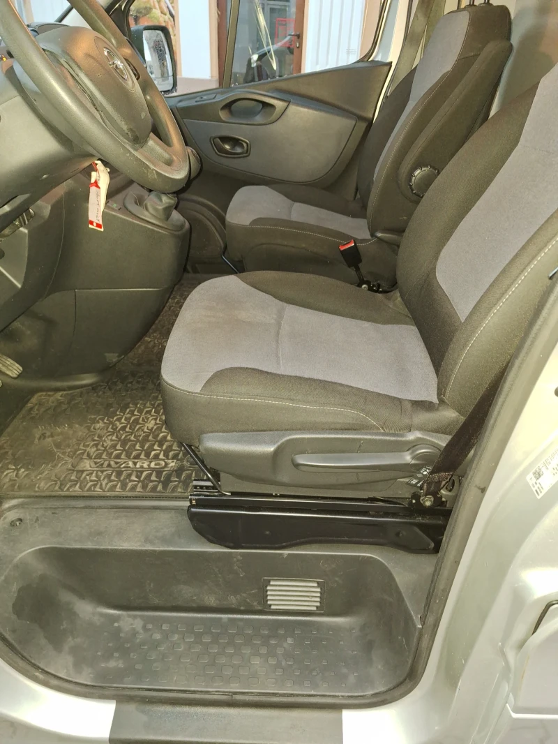 Opel Vivaro 1, 6 CTDI, снимка 7 - Бусове и автобуси - 53052001