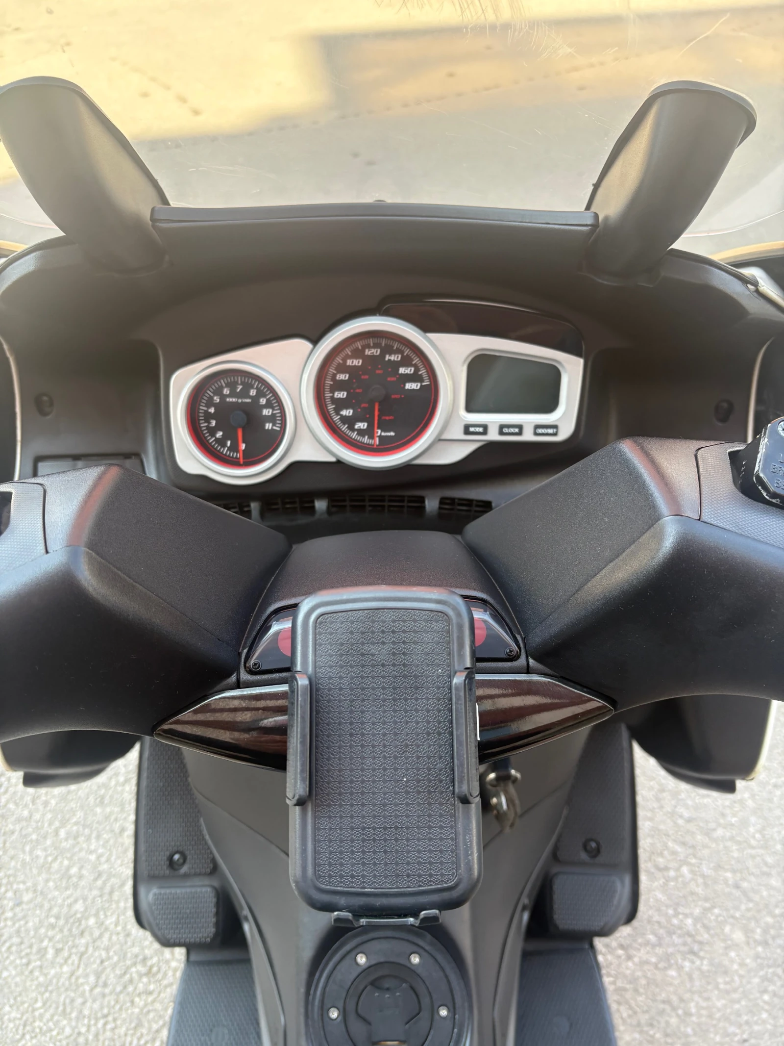 Aprilia Sr SR MAX-300 - изображение 6