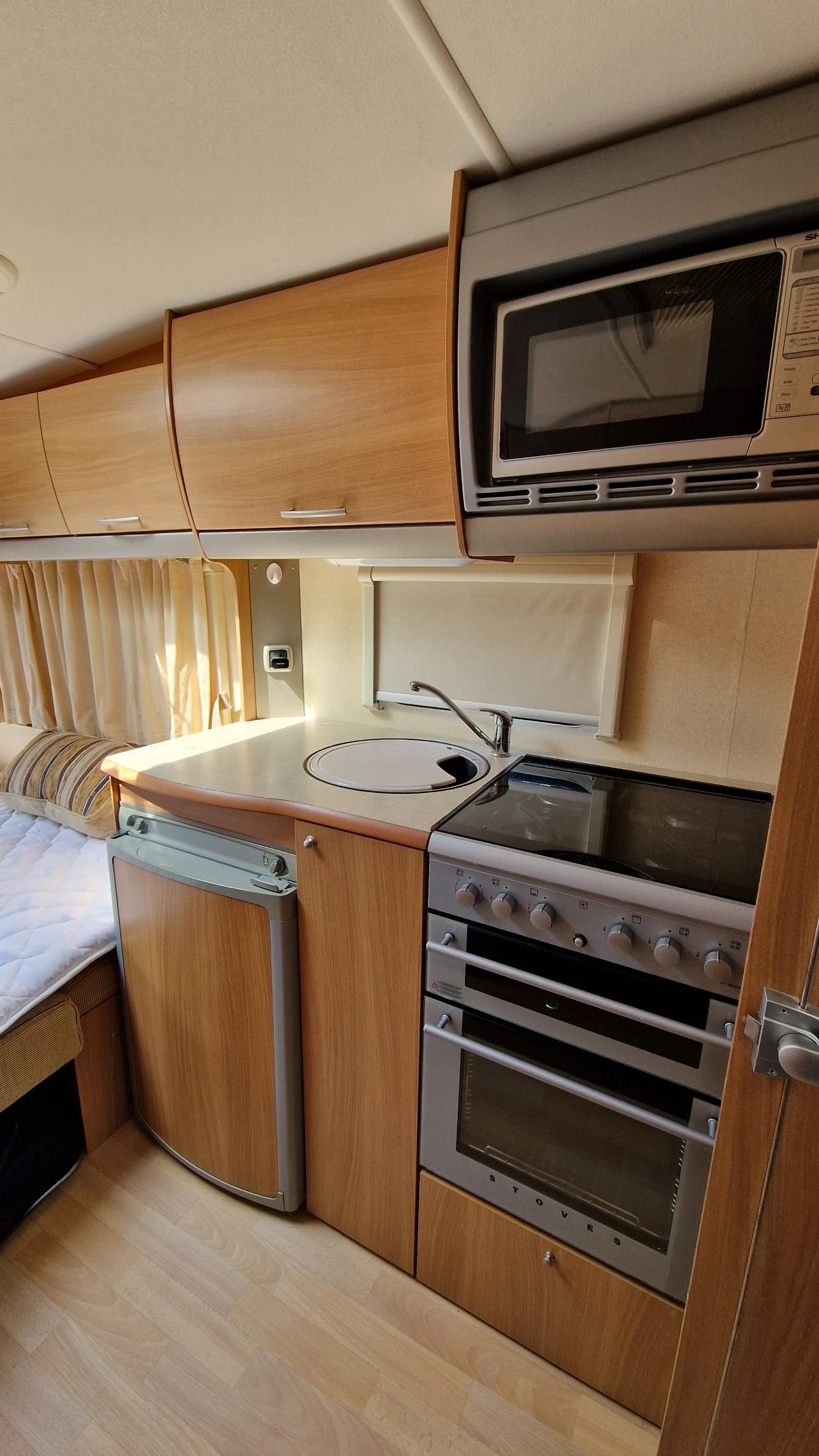  Swift Charisma 230 | Mobile.bg   11