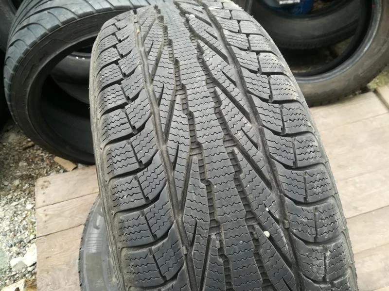 Гуми Зимни 185/60R15, снимка 2 - Гуми и джанти - 20432879