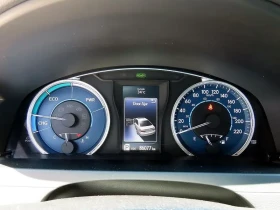 Toyota Camry 2.5 XLE HYBRID, снимка 6
